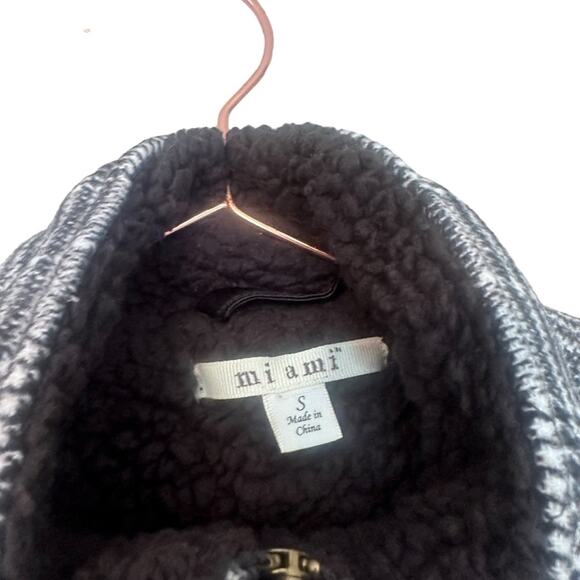 Miami Black and white plaid fluffy vest size small - Picture 2 of 6